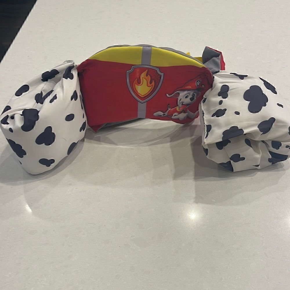 Paw patrol life jacket swimways, 33-55 lbs, kids love paw patrol. So cute.